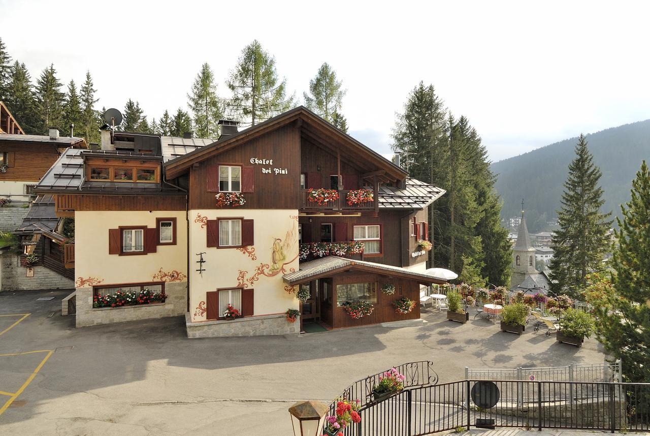 Chalet Dei Pini Aparthotel Madonna di Campiglio Bagian luar foto