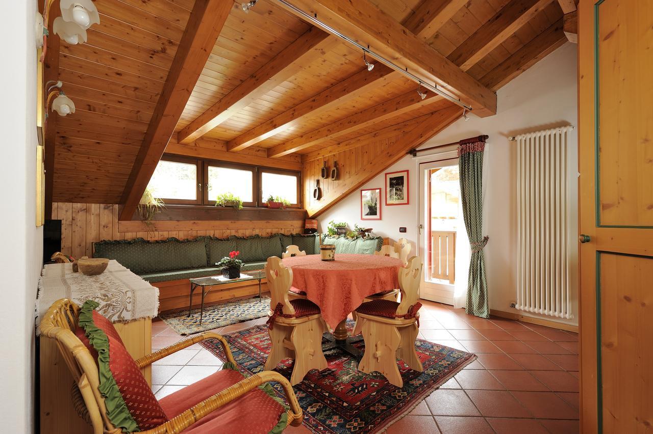 Chalet Dei Pini Aparthotel Madonna di Campiglio Bagian luar foto