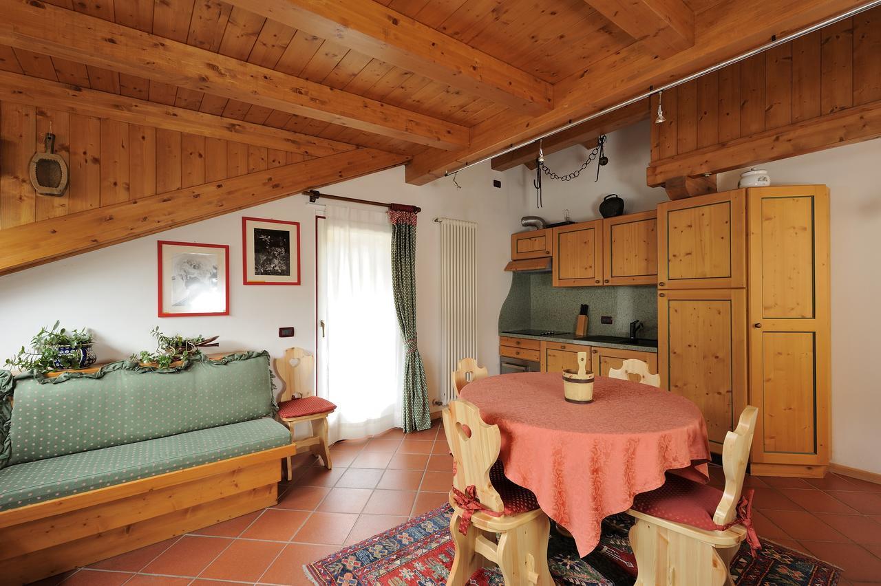 Chalet Dei Pini Aparthotel Madonna di Campiglio Bagian luar foto