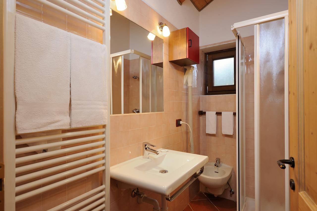Chalet Dei Pini Aparthotel Madonna di Campiglio Bagian luar foto
